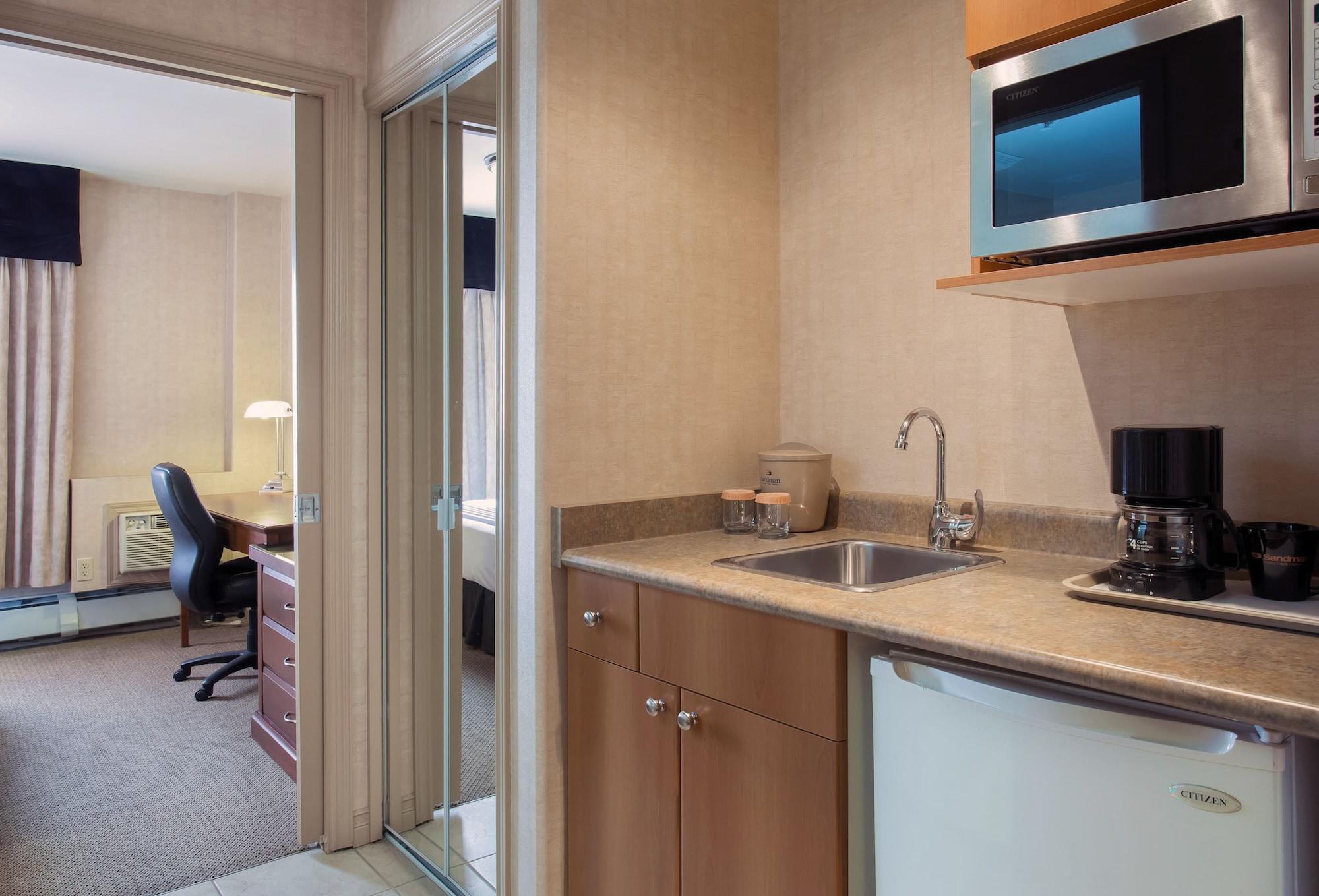 Sandman Airport Hotel