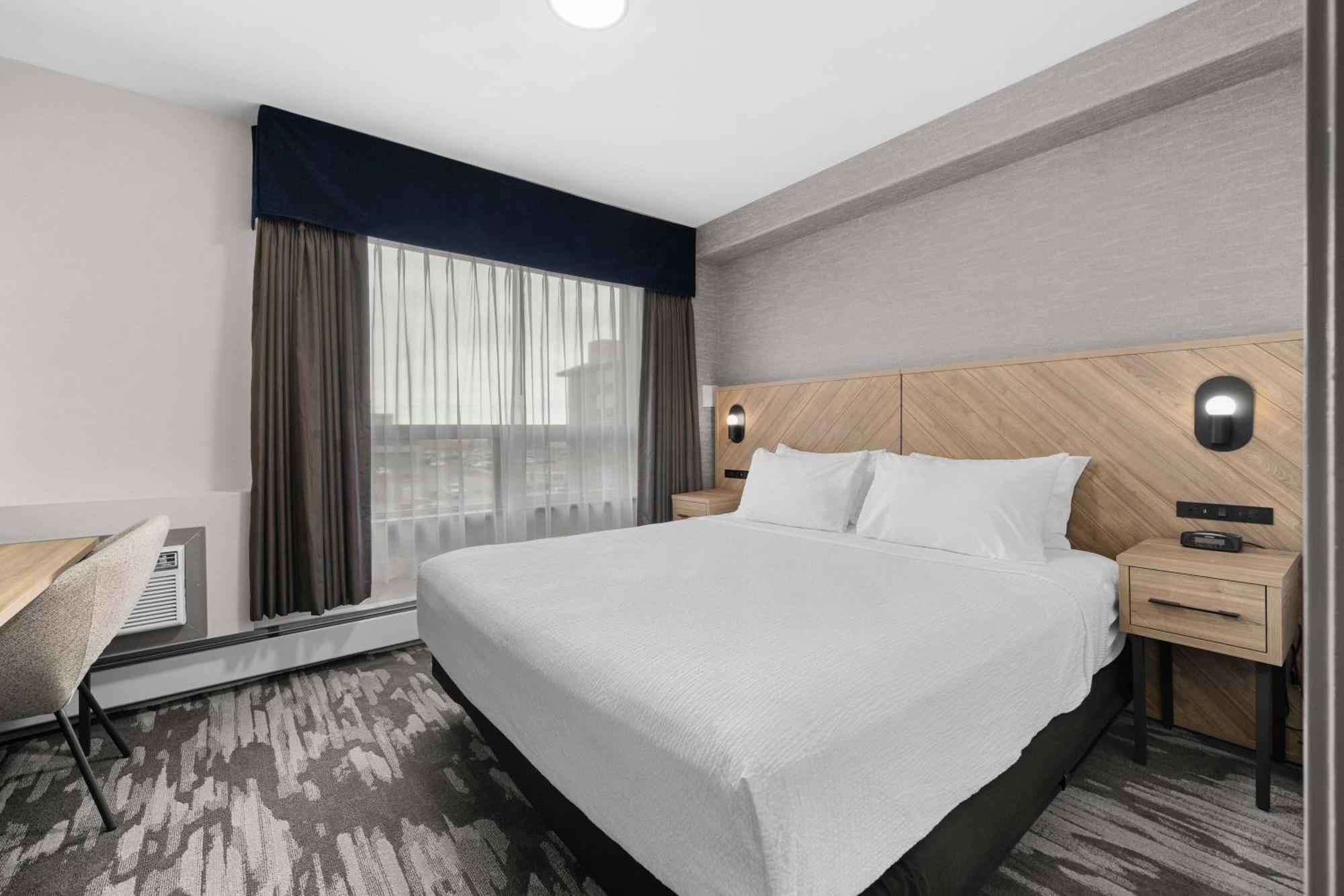 Sandman Airport Hotel
