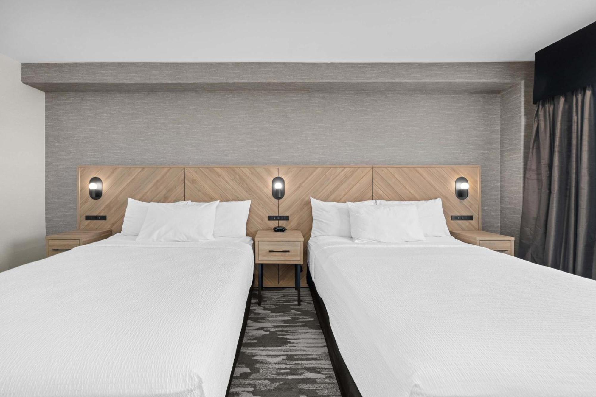 Hotel Sandman Airport