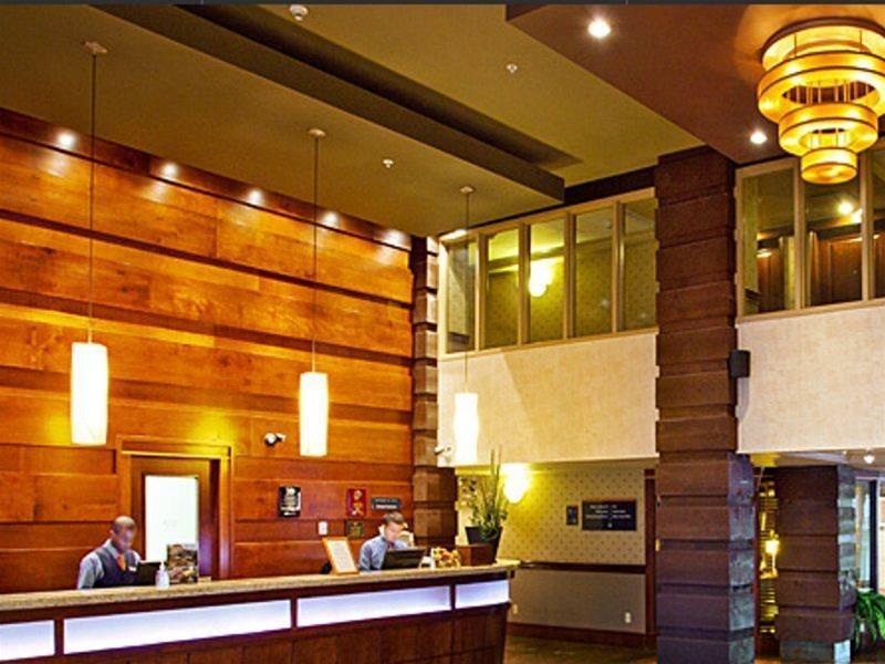Hotel Sandman Airport