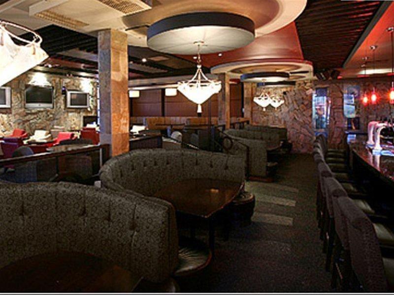 Hotel Sandman Airport 3*