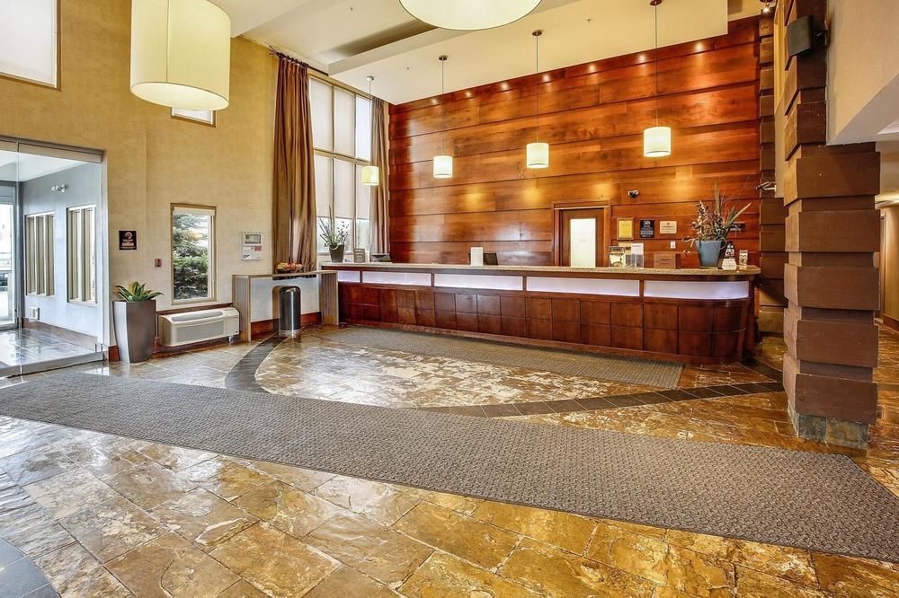 Hotel Sandman Airport