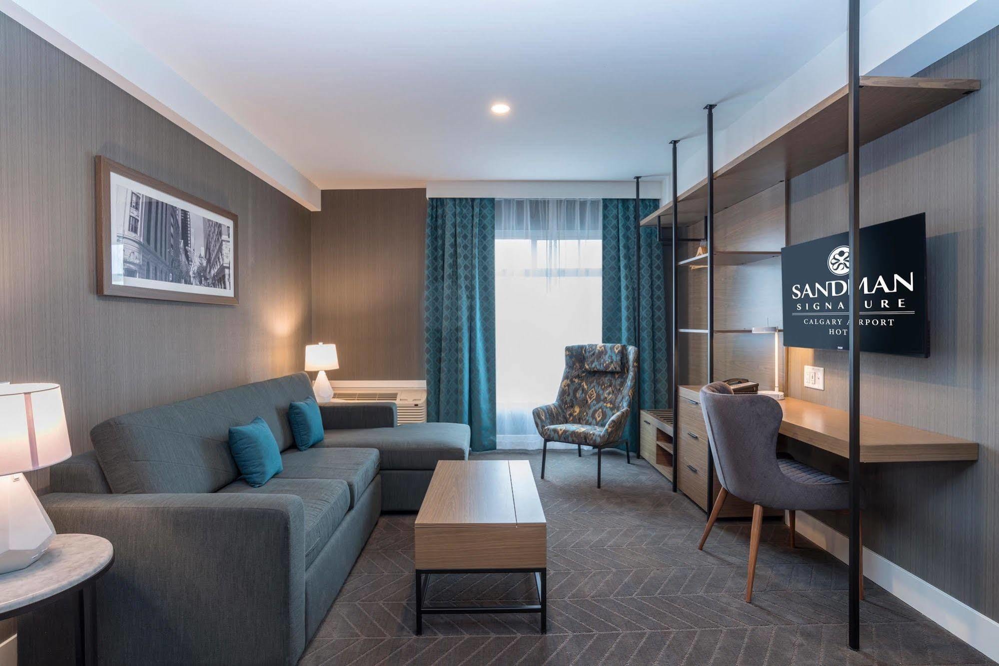 Hotel Sandman Airport